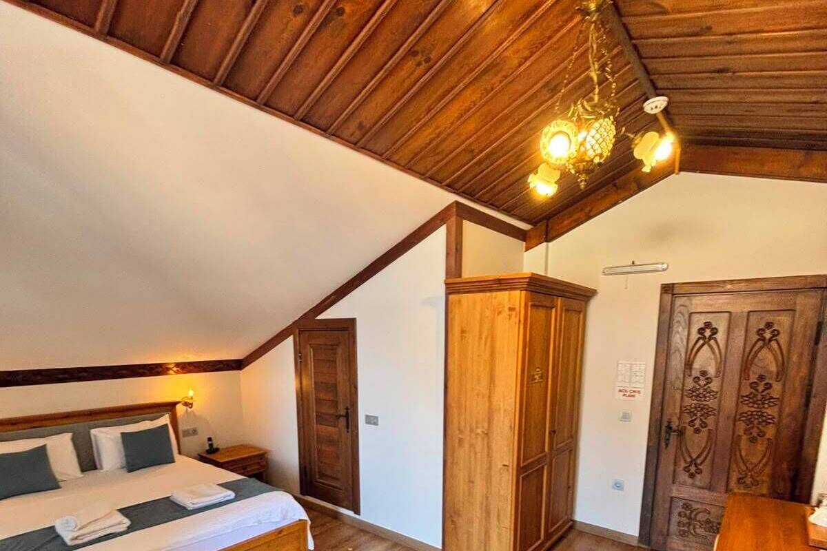 Deluxe Room, City View