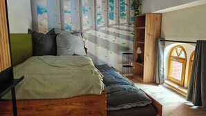 3 habitaciones y espacio para trabajar con laptop 