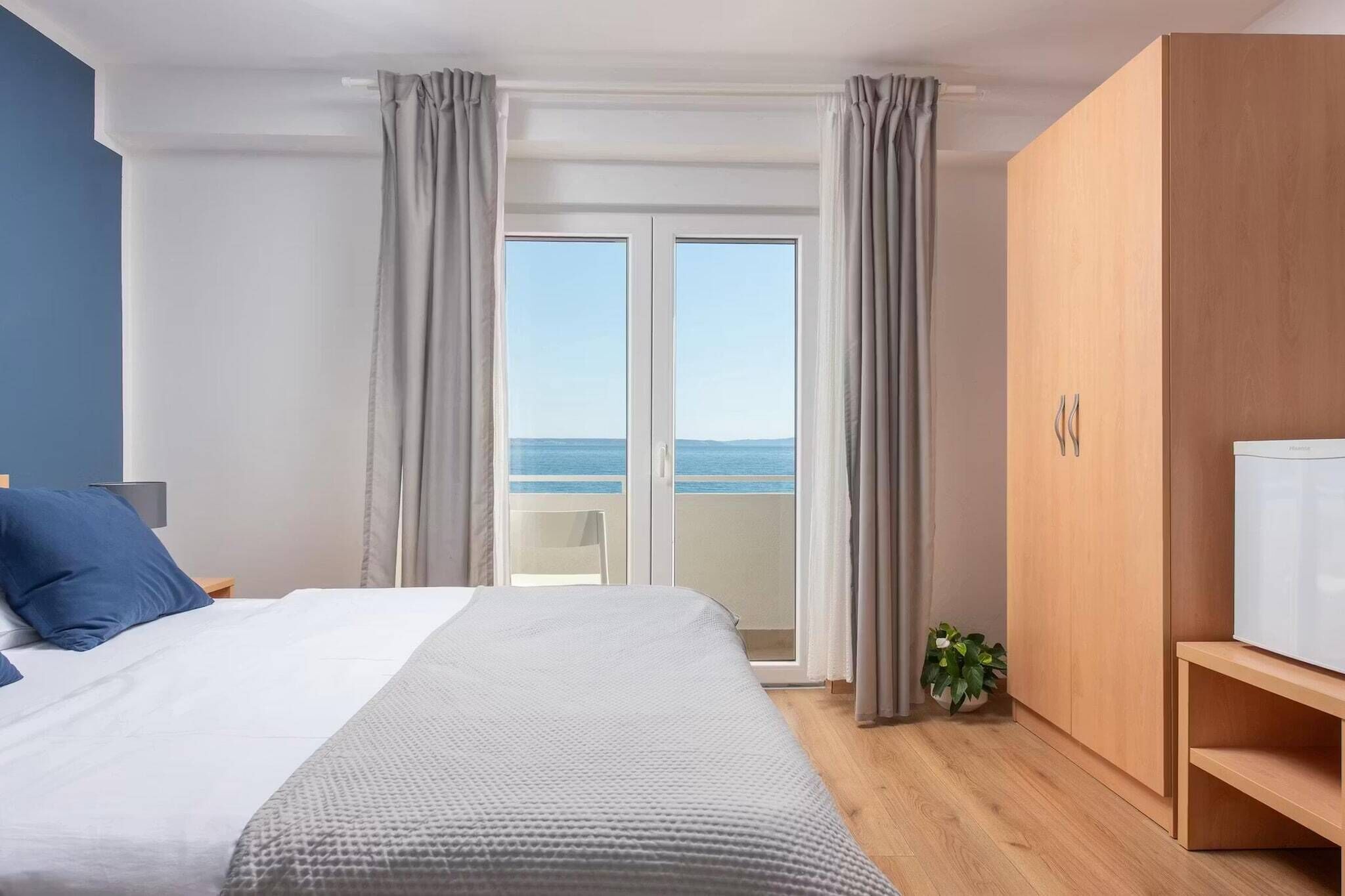 10 bedrooms, iron/ironing board, travel crib, WiFi (free)