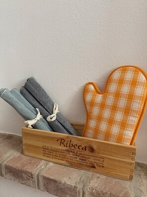 Interior detail - "Corte Magnolia Lazise" Vacation Home, Between the Thermal Springs and Lake Garda (Colà)