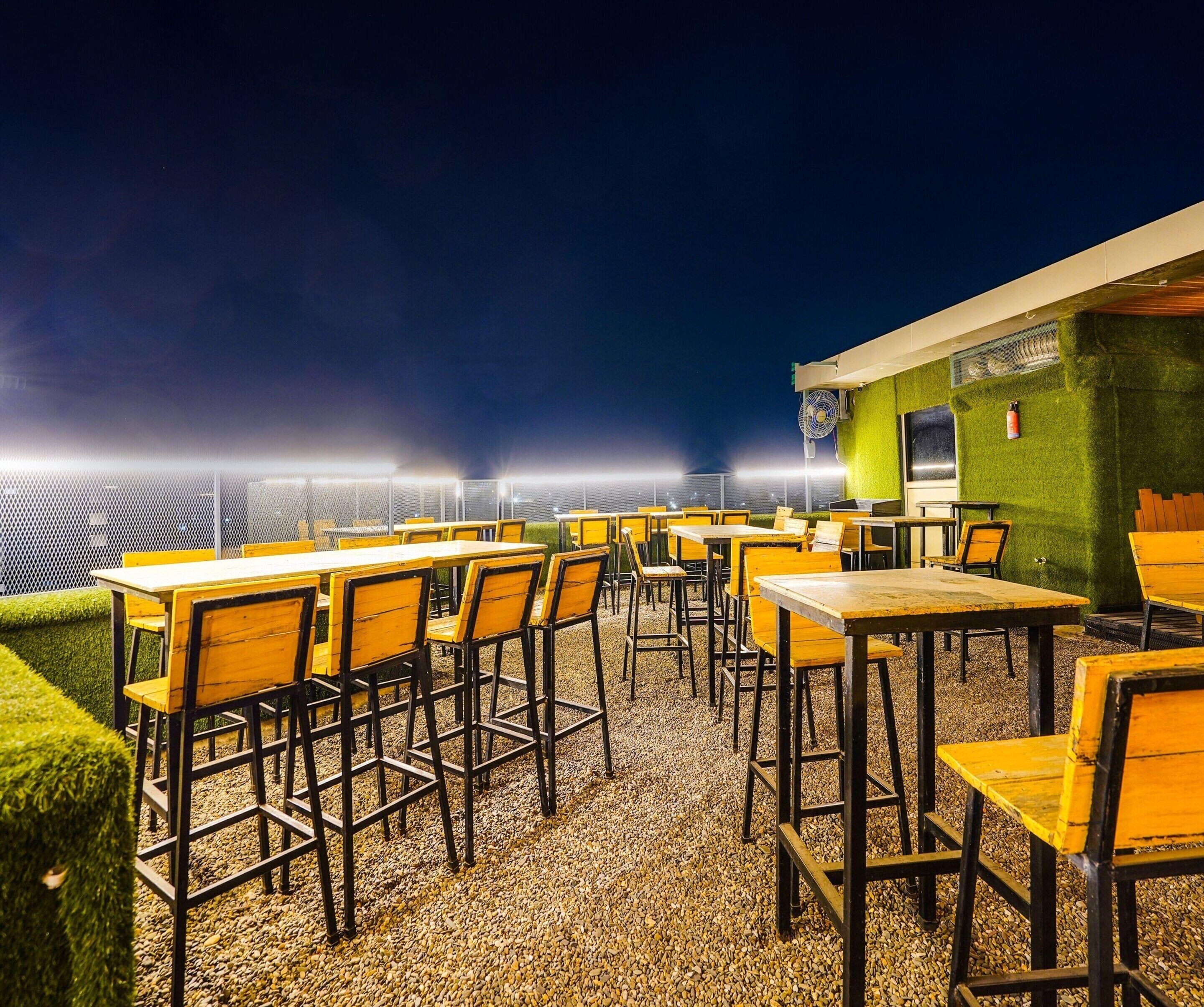 House | Outdoor dining