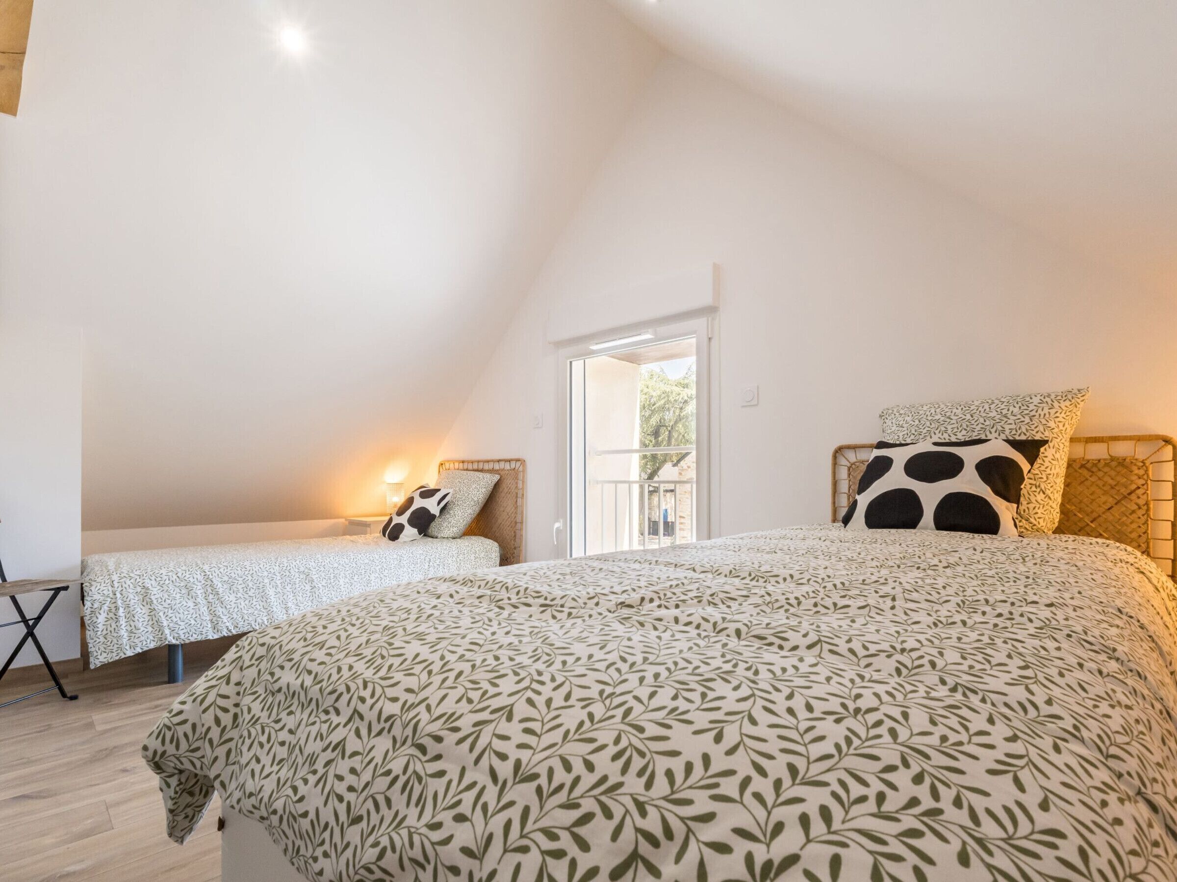 3 bedrooms, bed sheets