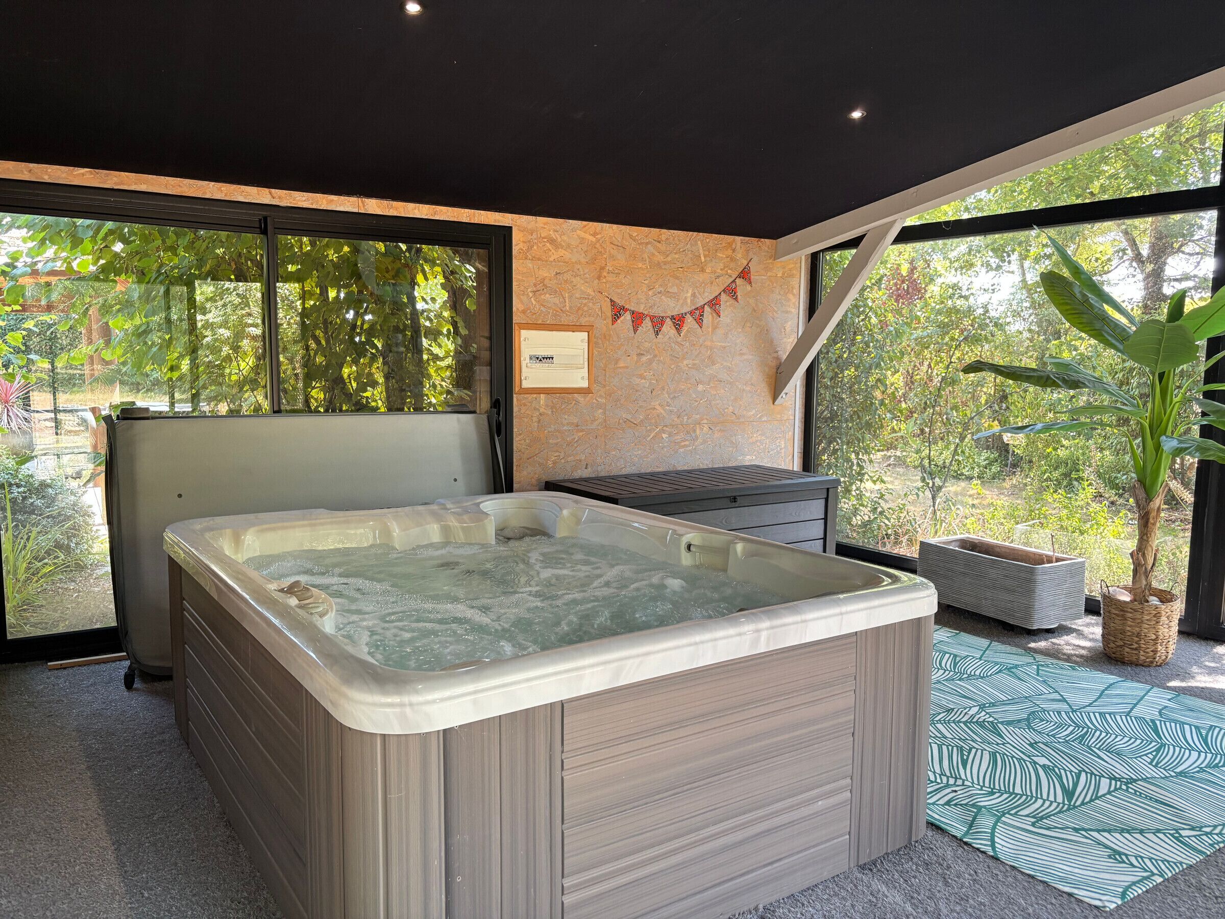 Indoor spa tub