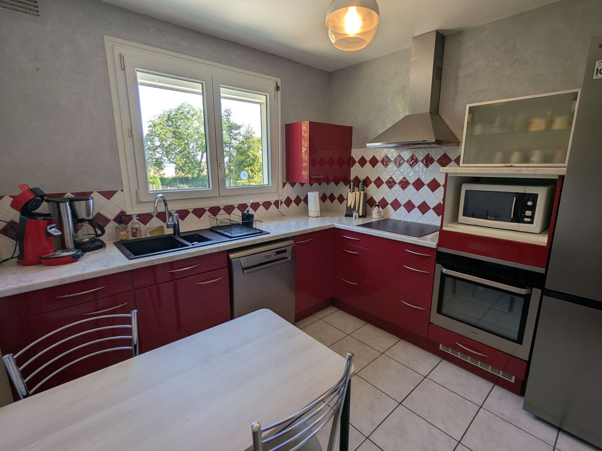 Kühlschrank, Mikrowelle, Geschirrspüler