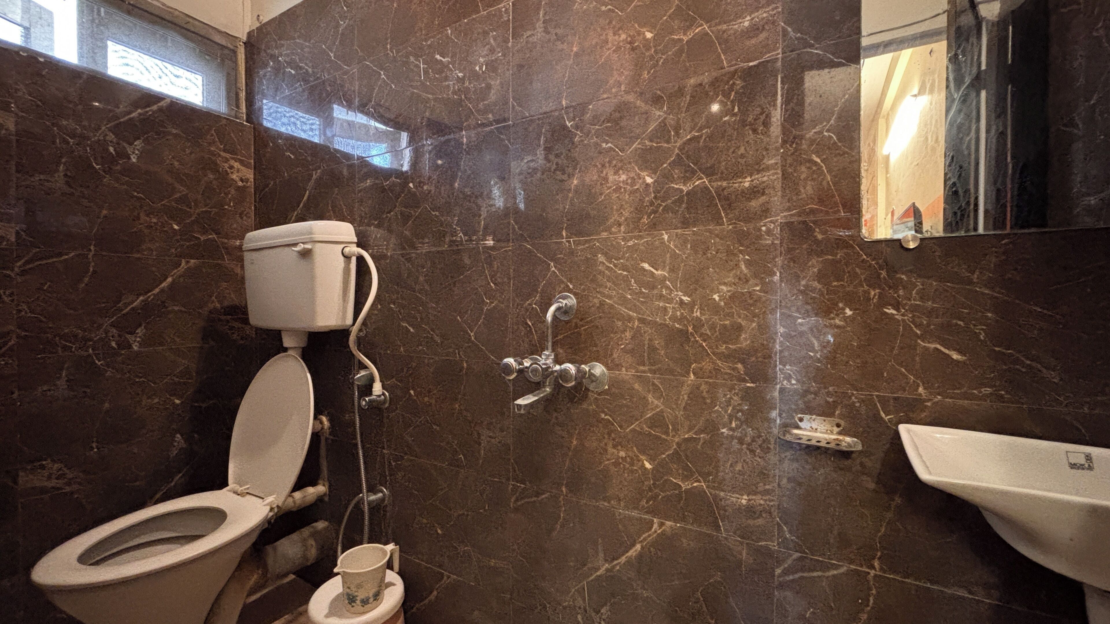Comfort Room, Balcony | Bathroom | Shower, towels, soap