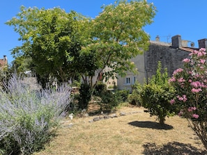 Property grounds - Renovated lodging with private garden - 5 guests (Échallat)