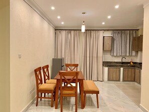 Dining - Perfect 2-bedroom apartment in Entebbe for a relaxing stay (Entebbe)