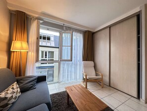 Living area - Studio cabin near center - 4 guests (La Rochelle)