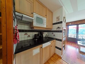 Private kitchen - Pleasant studio, mountain view - 4 guests (Le Grand-Bornand)