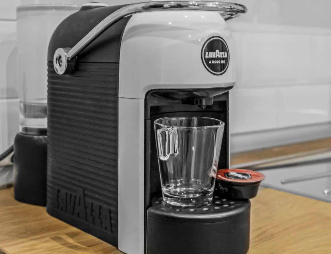Kaffee und/oder Kaffeemaschine