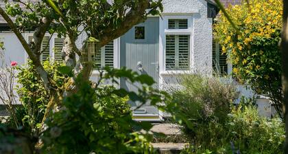 Penrallt - sleeps 8 guests in 4 bedrooms
