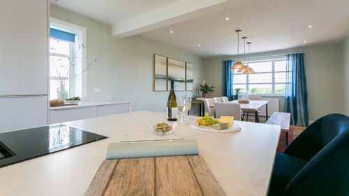 Glangors - sleeps 10 guests  in 5 bedrooms