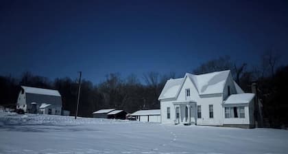 Dairy Farm Stay in Rustic Farm House