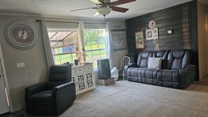 Living area - Secluded Vermont Escape – Mins to River, Trails, & Foliage (Sharon)