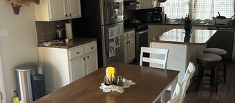 Charming 3-bedroom house with AC outside of Spring Grove in a peaceful area