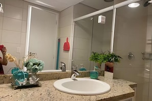 Deluxe Apartment, Balcony, Beach View | Bathroom - SHB Melhor prédio com vista para o mar (Santos)