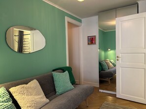 Living area - Tranquil 1-bedroom apartment in charming Stockholm center (Stockholm)
