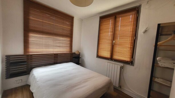 1 bedroom, WiFi, bed sheets - Private Room in a Local's Home (Le Trait)