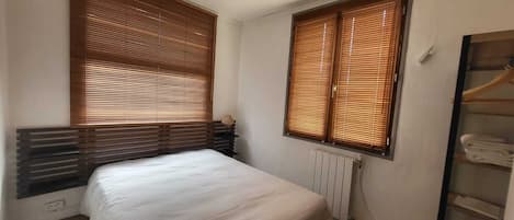1 habitación, wifi y ropa de cama