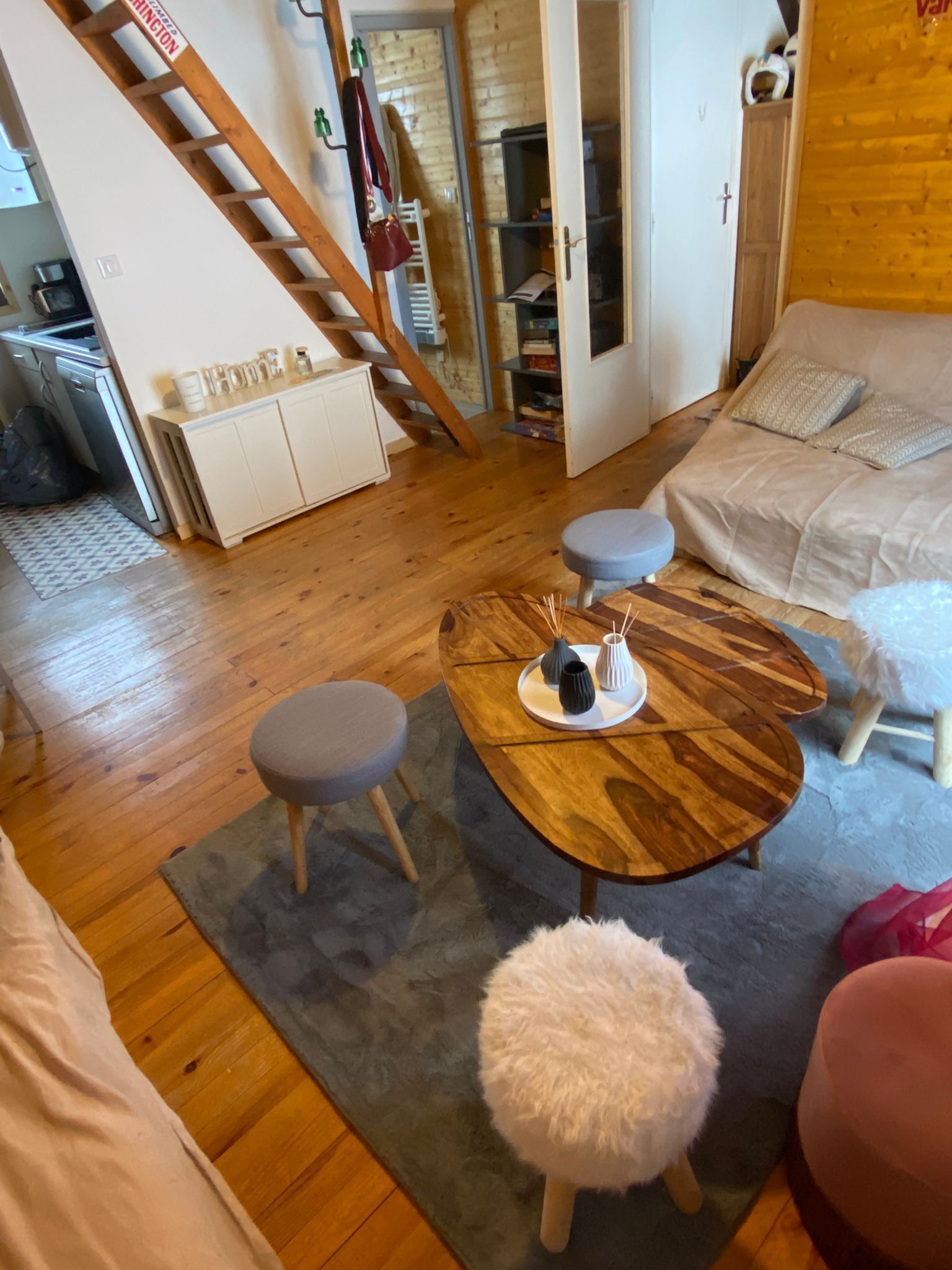 3 bedrooms, bed sheets