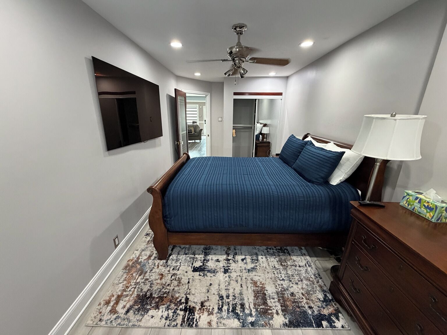2 bedrooms, desk, iron/ironing board, free WiFi