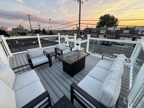 Terrace/patio - Walk to Stadiums & Concerts, Roof Deck, 2BR/2BA (Philadelphia)