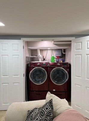 Interior - Walk to Stadiums & Concerts, Roof Deck, 2BR/2BA (Philadelphia)