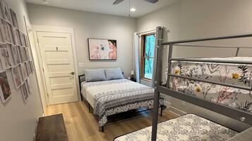 2 chambres, fer et planche à repasser, Wi-Fi gratuit, draps fournis