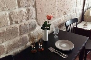 Dining - Vrbo Property (Paris)