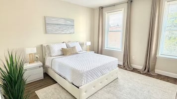 4 bedrooms, iron/ironing board, WiFi, bed sheets