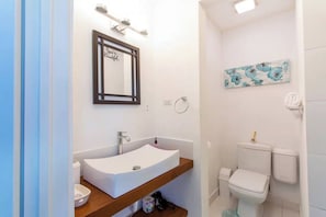 Shared Dormitory, 1 Bedroom, Terrace, Pool View | Bathroom - Room-hidden Gem Classic Room - by Zenbre (Inch Marlowe)