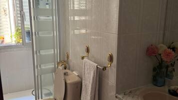Apartment, 2 Bedrooms | Bathroom