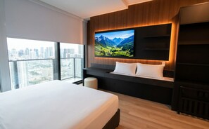 Free WiFi, bed sheets - E4303B - Luxury Studio Retreat with Balcony in Downtown Miami (Miami Beach)