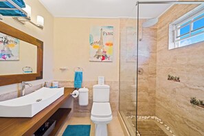Bathroom - Room-hidden Gem The Parisian - by Zenbre (Inch Marlowe)