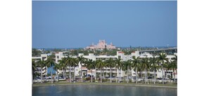 Exterior - Waterfront, Sunrise Sunset Views Airy Corner Unit, Gym, Heated Pool Free Parking (St. Petersburg)