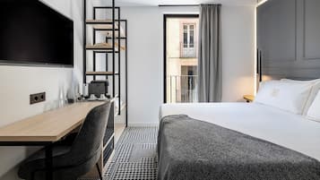 Habitación Confort doble | Caja fuerte, escritorio, espacio para trabajar con un portátil