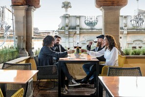 Outdoor dining - Cal Roure Boutique Hotel (Igualada)