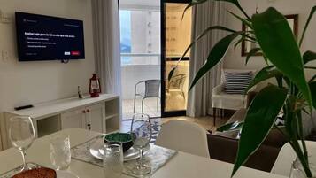 Deluxe Apartment, Balcony, City View | Dining