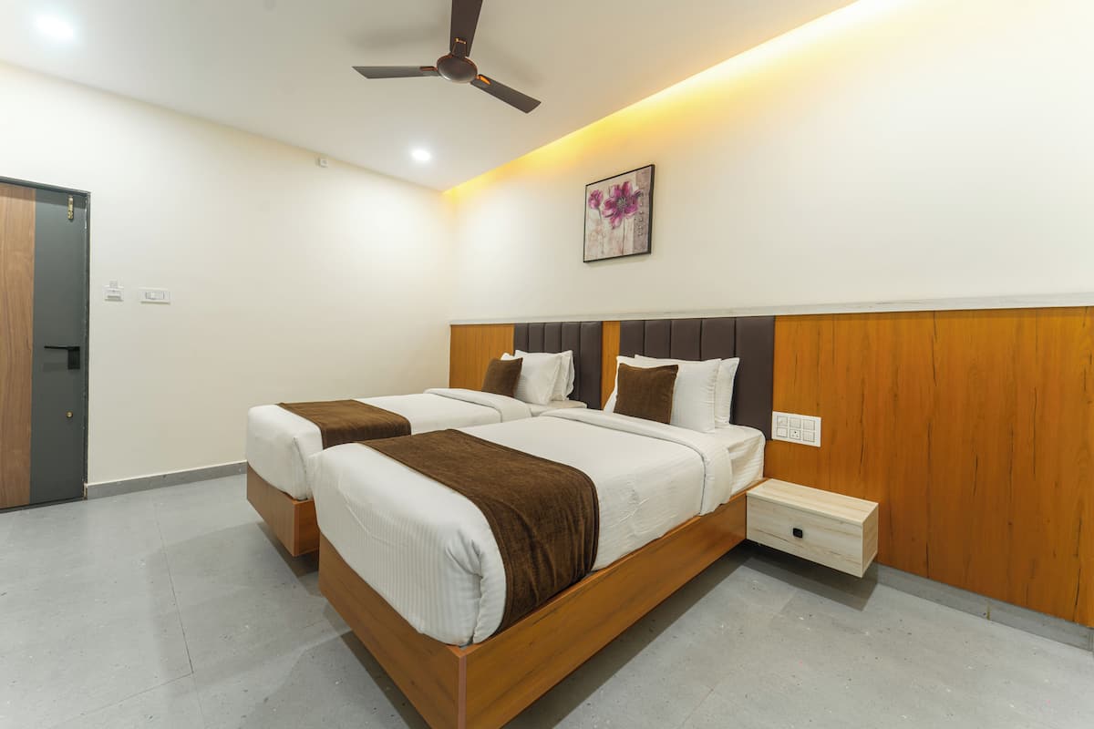 Standard Twin Room, City View