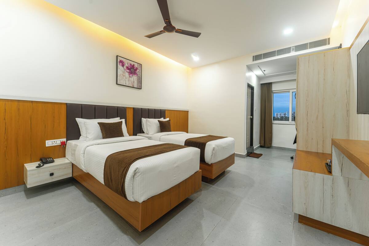 Standard Twin Room, City View