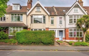 Exterior - The Cranbrook - Stylish Bristol Stay - 8 Guests (Bishopston)