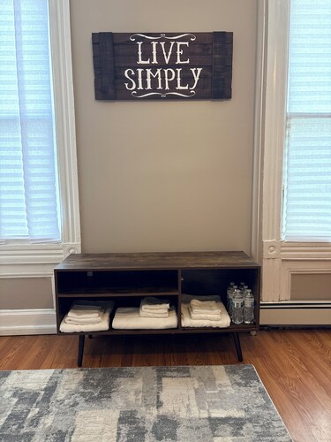 Stylish Launch Pad • 10 Min to Newark • Easy NYC Access