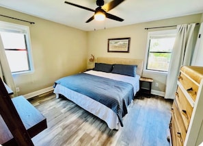 3 Schlafzimmer, Reisekinderbett, kostenloses WLAN, Bettwäsche