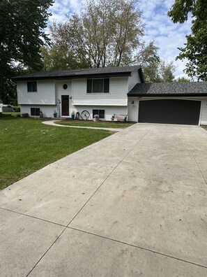 Exterior - Netta's Nest- Your Home Away From Home (Ham Lake)