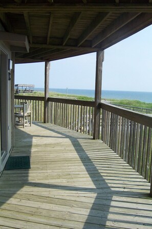 Terrace/patio - Oceanfront - One Bedroom unit in OBBC1 Resort,Ground floor easy access to beach (Kill Devil Hills)