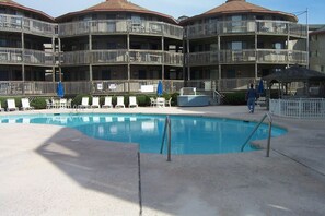Pool - Oceanfront - One Bedroom unit in OBBC1 Resort,Ground floor easy access to beach (Kill Devil Hills)