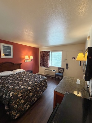 Blackout curtains, free WiFi - Travel Inn (Greensboro)