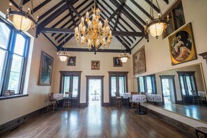 Dining - Gorgeous 9-bedroom historic estate with AC in vibrant Detroit (Detroit)