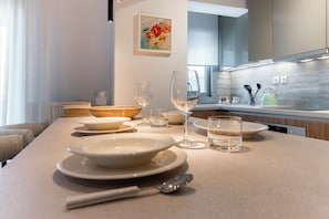 Dining - Modern Apartment Near Metro & Mall (Ilioupoli)