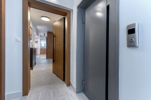Interior - Modern Apartment Near Metro & Mall (Ilioupoli)